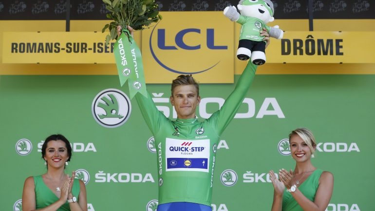 Kittel, vencedor de cinco etapas e camisola verde desta edição, ainda tentou prosseguir em prova depois da queda