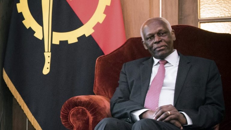 José Eduardo dos Santos é Presidente de Angola há 38 anos