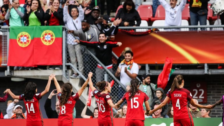 Carolina Mendes fez história aos 27 minutos, marcando assim o primeiro golo de Portugal no Europeu