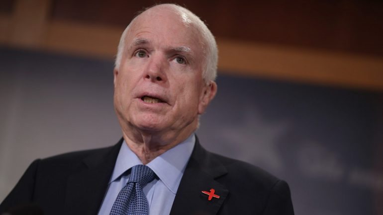 O senador republicano soube há uma semana que tem um cancro no cérebro