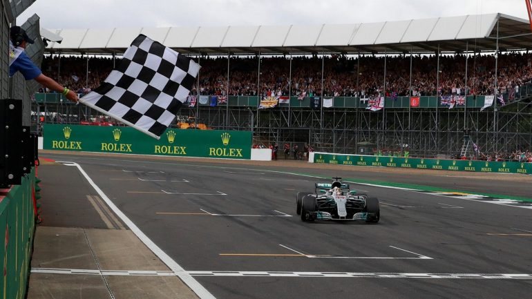 &quot;A Fórmula E recebe a Mercedes, um novo fabricante que se une à revolução elétrica&quot;, diz Alejandro Agag