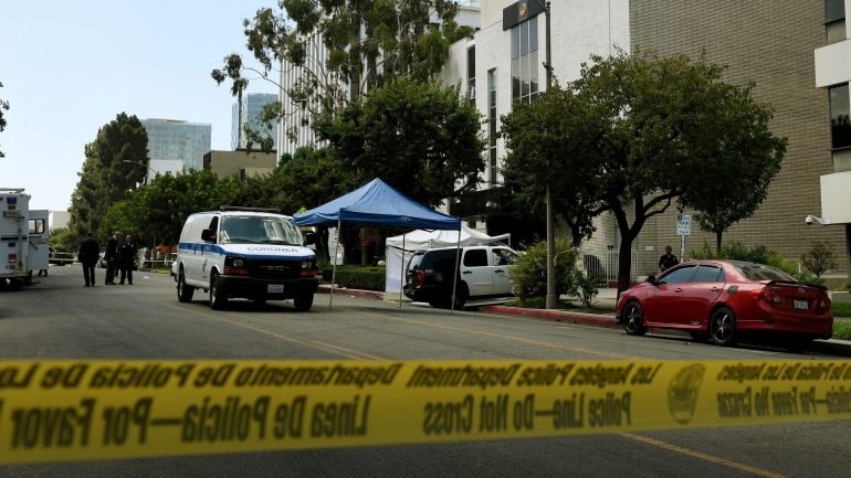 O tiroteio aconteceu por volta das 6h da manhã, segundo Michael Lopez, do Departamento de Polícia de Los Angeles