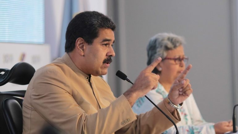 A acusação de Nicólas Maduro ocorreu durante &quot;Os Domingos com Maduro&quot;, programa transmitido pelas rádios e televisões estatais