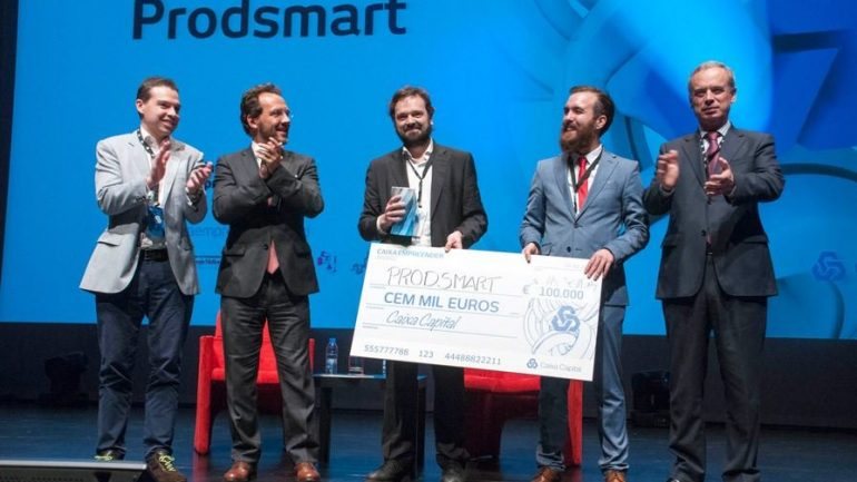 Gonçalo Fortes lançou a Prodsmart com Samuel Martins em 2014. Em 2016, venceu o Caixa Empreender Award
