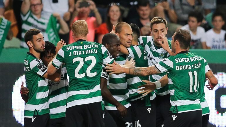 Sporting venceu V. Setúbal com um penálti de Bas Dost que deixou dúvidas ao diretor de comunicação do FC Porto