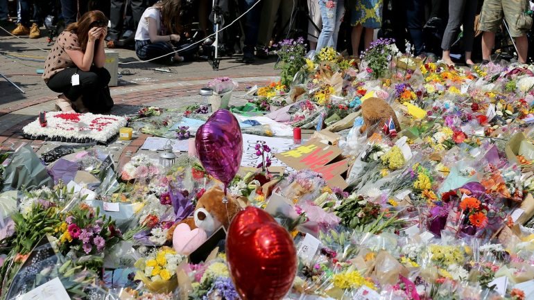 O atentado terrorista no concerto da cantora norte-americana fez 22 vítimas mortais e dezenas de feridos