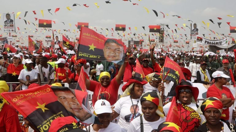 Depois dos 72% de votos das eleições de 2012, a sondagem da Sensus previa apenas 38% dos votos para o MPLA