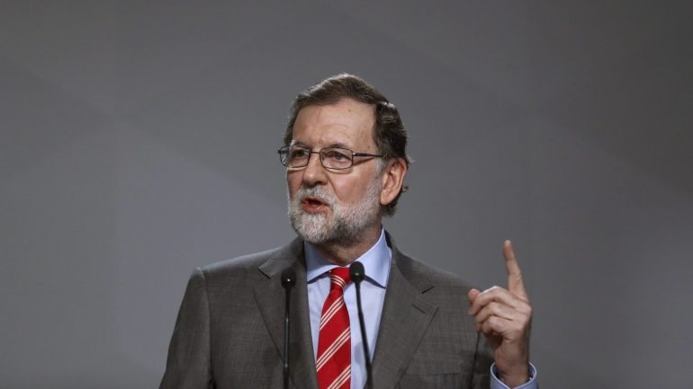 &quot;É evidente que os terroristas modificam os seus comportamentos e que nós devemos fazer o que é necessário&quot;, disse Mariano Rajoy