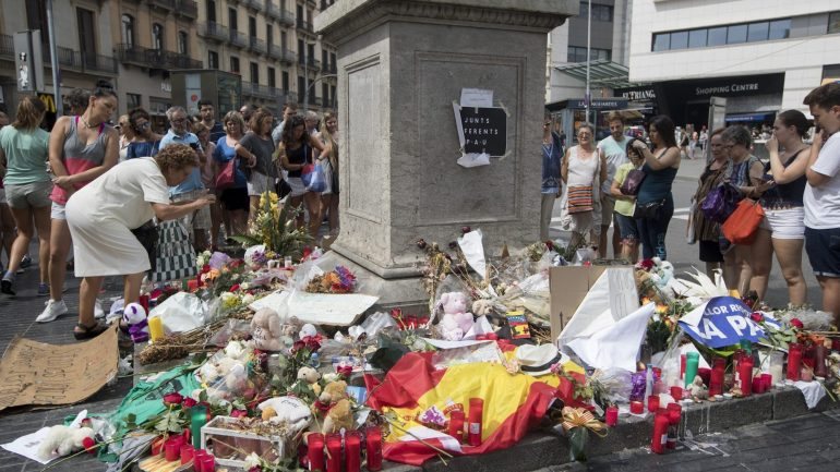 Os ataques em Barcelona e Cambrils provocaram 16 mortos