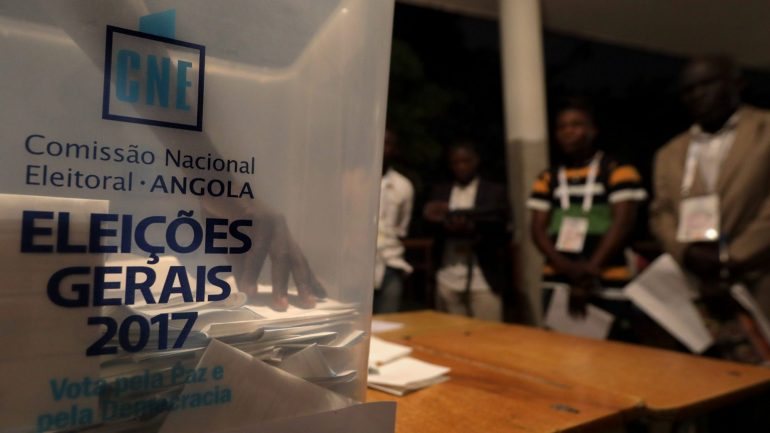 A CNE informou que os resultados provisórios foram feitos com base nas atas sínteses das assembleias de voto