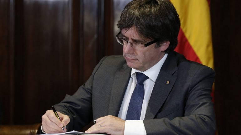 Carles Puigdemont, Presidente da Generalitat, ratificou a lei do referendo na quarta-feira