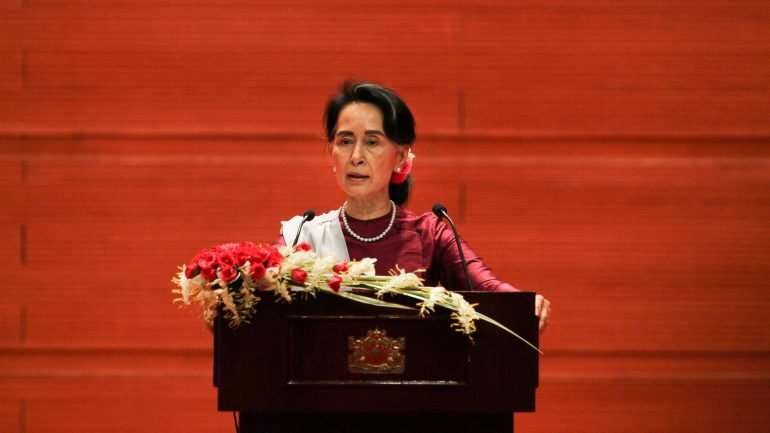 A conselheira de Estado de Myanmar falou à nação esta terça-feira