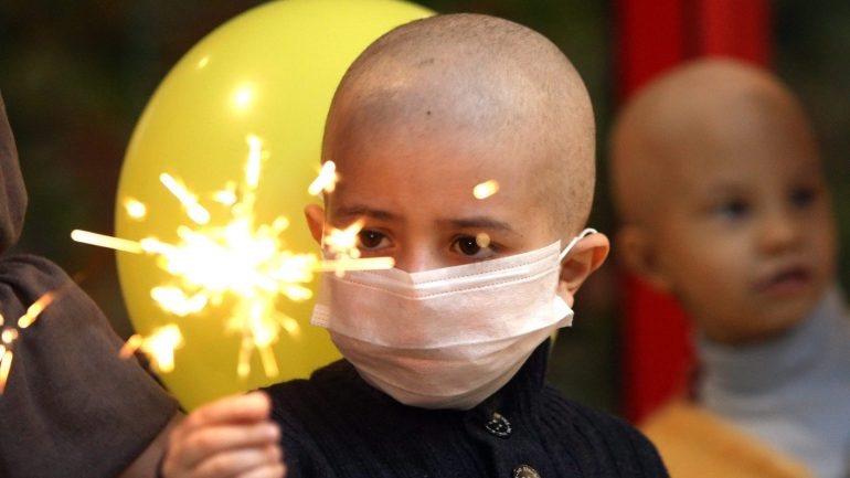 Cerca de 400 crianças são diagnosticadas com cancro todos os anos