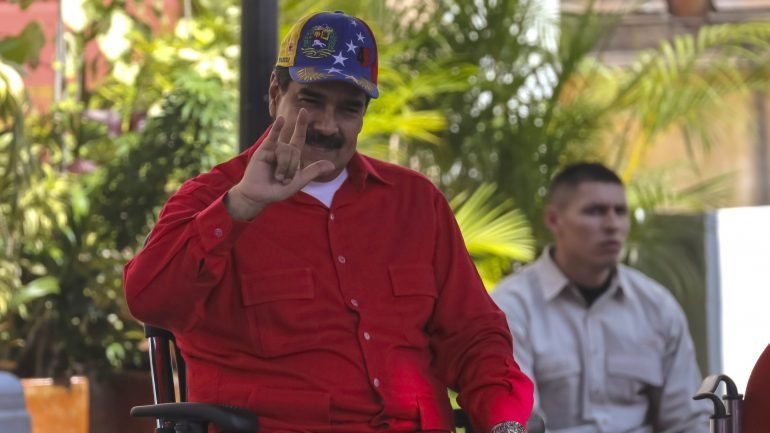 Maduro disse que vai &quot;continuar a comandar&quot;
