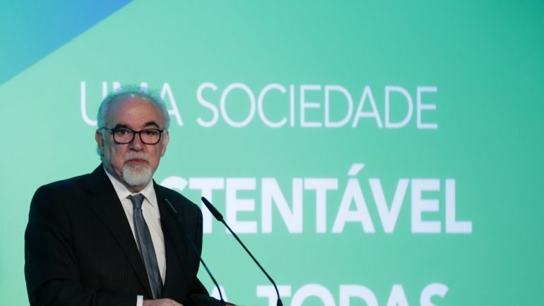 &quot;As pessoas devem envelhecer com dignidade e segurança&quot;, defendeu Vieira da Silva