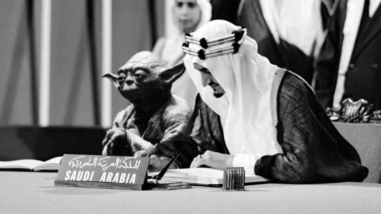 Yoda, muito concentrado, ao lado do rei Faisal, na fundação da ONU, em 1945