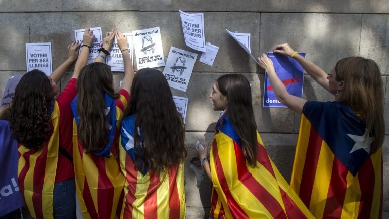 Os catalães estão decididos a ir votar no próximo domingo, apesar da forte carga policial