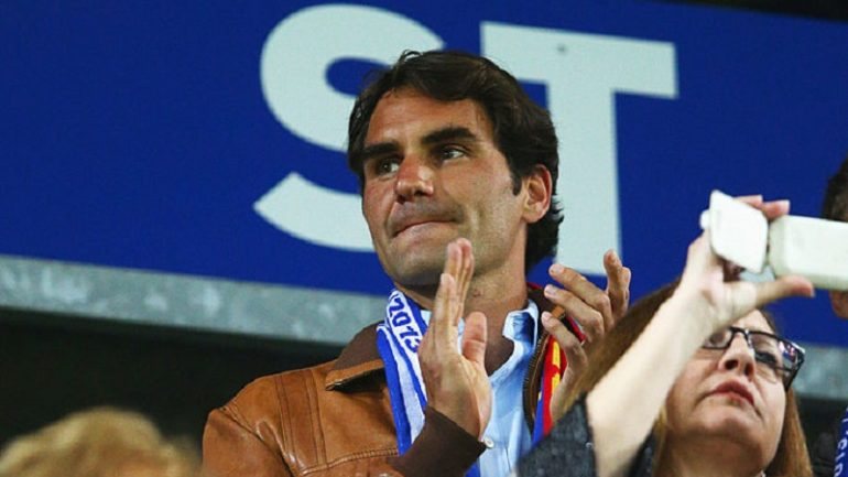 Roger Federer vai quando pode ver o Basileia mas admite que prefere a TV... para poder manifestar-se de forma mais efusiva