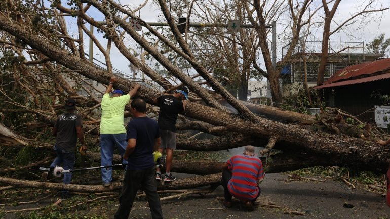 13 pessoas morreram devido à passagem do furacão Maria pela ilha