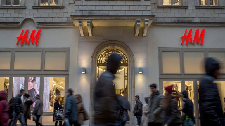 Hoje, a H&M tem 4133 lojas em todo o mundo, praticamente o dobro da Zara