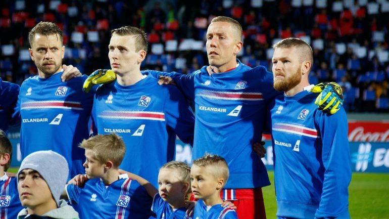 Islândia é a primeira seleção estreante a apurar-se para o Mundial que decorrerá na Rússia