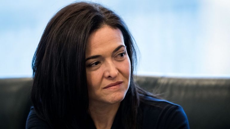 Sheryl Sandberg, responsável pelas operações do Facebook e uma das pessoas mais próximas de Mark Zuckerberg, esteve reunida com os responsáveis na quarta-feira