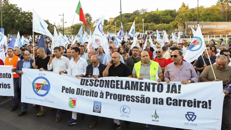 O protesto conta também com a participação de outros sindicatos da PSP e da GNR