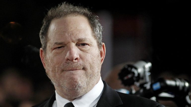 Harvey Weinstein tem 65 anos e está a ser acusado de décadas de assédio sexual