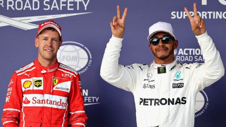 Hamilton celebrou a pole position e a vitória na corrida, mas Vettel continua a aparecer na fotografia deste Mundial de 2017