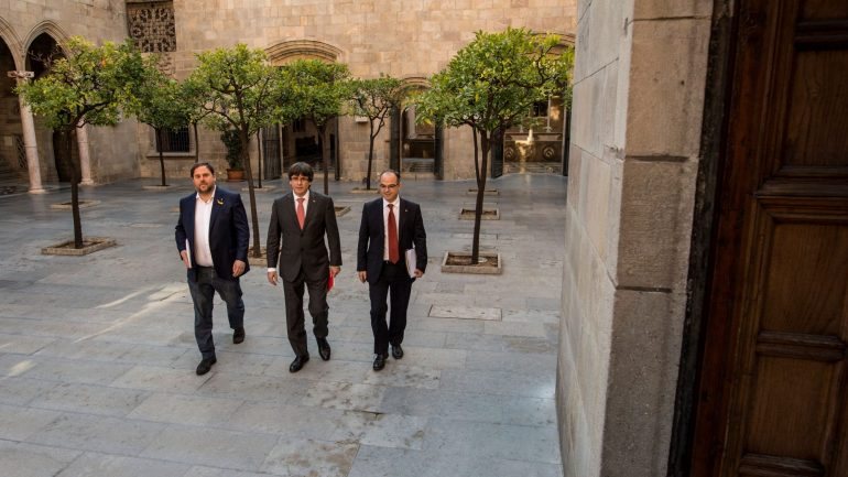 A lei da transitoriedade foi declarada inconstitucional pelo Tribunal Constitucional, mas é por ela que o governo regional catalão se vai reger nos próximos tempos