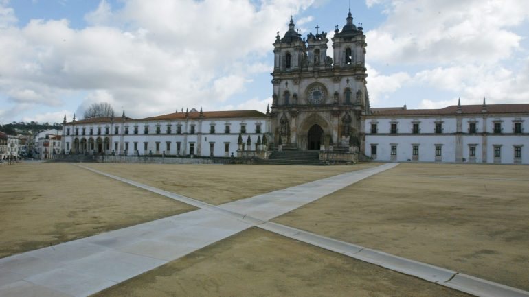 Cerca de 40 expositores vão mostrar a doçaria conventual das ordens de Cister, Santa Clara e São Bento