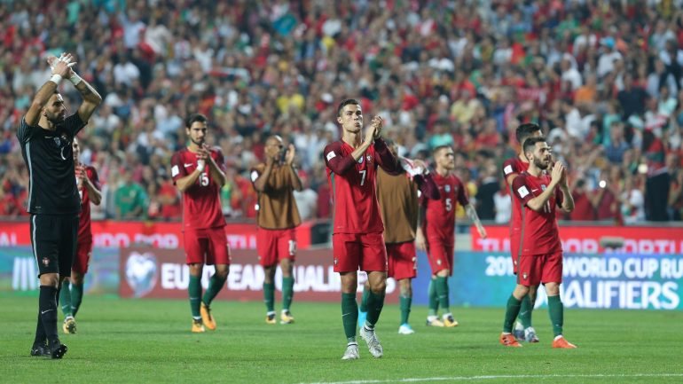 Portugal assegurou a qualificação após uma série de nove vitórias seguidas, a última frente à Suíça na Luz por 2-0