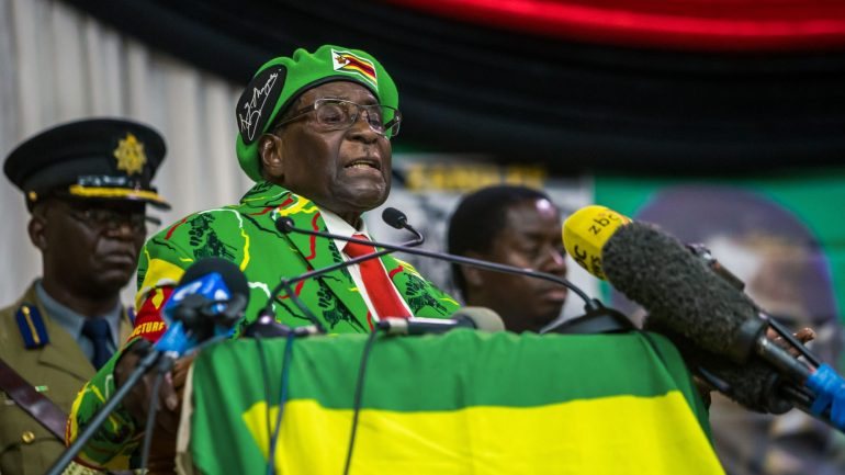 Robert Mugabe tem 93 anos e governo o Zimbabué desde 1980