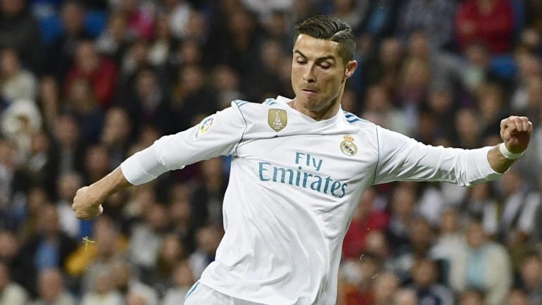 Cristiano Ronaldo garante que também é criticado em casa quando não marca golos