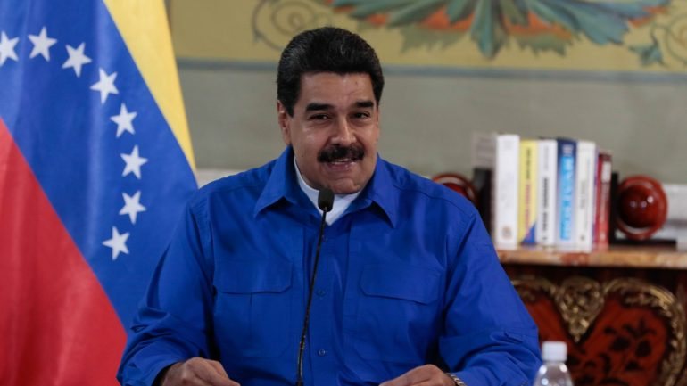 A oposição do governo de Maduro vai retomar o diálogo.