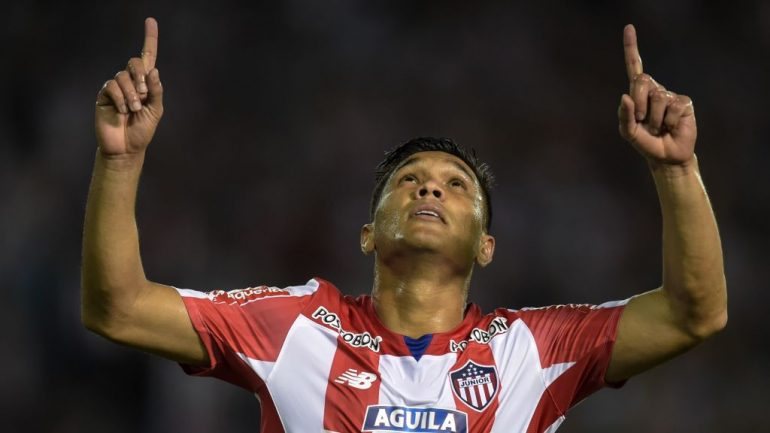 Aos 32 anos, Teo Gutiérrez brilhou em campo (oito golos em 20 jogos) antes de levantar polémica fora dele