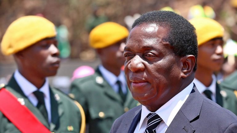 Emmerson Mnangagwa é apontado como sucessor de Robert Mugabe.