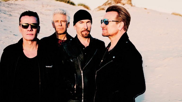 Larry Mullen Jr, Adam Clayton, Edge e Bono. Às vezes podem não parecer os U2 mas são mesmo eles