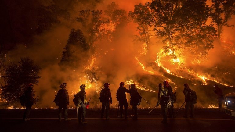 Os incêndios na Califórnia já fizeram um morto