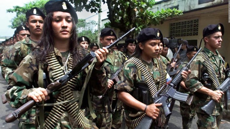 As FARC recrutavam raparigas enquanto ainda eram crianças e treinavam-nas para serem guerrilheiras