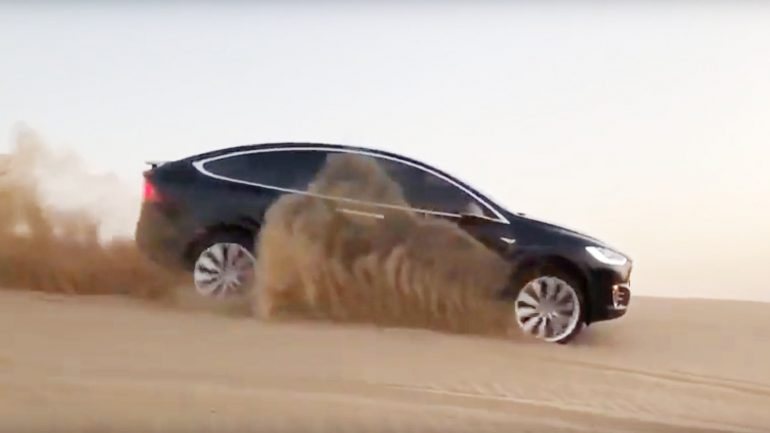 O Model X, o SUV da Tesla, está à espera da chegada do Lamborghini Urus ao mercado americano. Será o seu mais respeitável adversário nas &quot;drag races&quot;