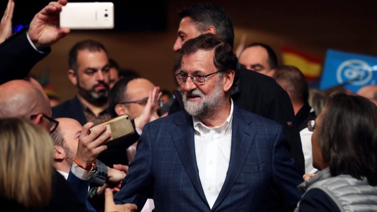 O primeiro-ministro espanhol apelou ao voto no PPC para &quot;abrir uma etapa de segurança&quot;