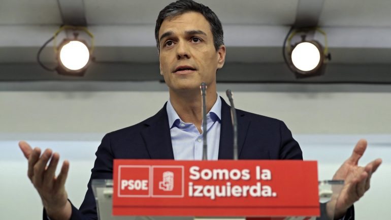 &quot;Chegou a hora de Rajoy explicar a sua proposta para decidirmos se o apoiamos&quot;