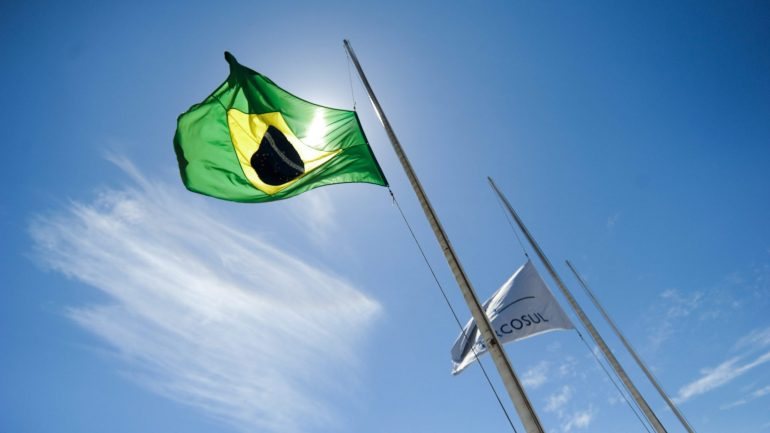 No Brasil, a legislação considera violação qualquer conduta com uso de ameaça ou violência