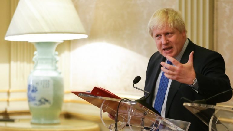 Boris Johnson esteve em Moscovo na semana passada e falou sobre possíveis ataques informáticos russos