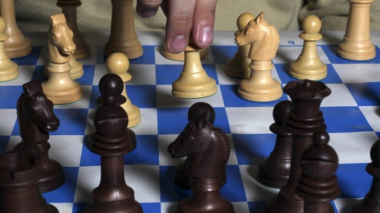 Karpov. O “Pelé do xadrez” veio a Portugal jogar com 20 miúdos – Observador