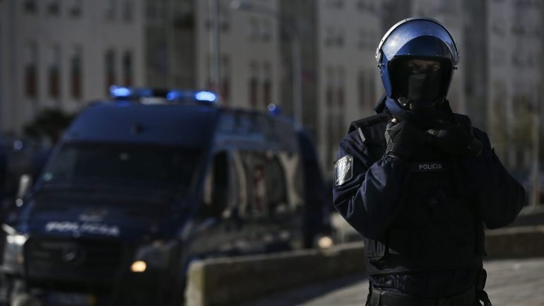 A tentativa de assalto aconteceu por volta das 15h na zona de Carnide, em Lisboa