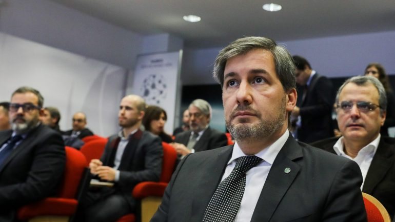 Bruno de Carvalho defende, entre outras medidas, a descida do IVA dos bilhetes do futebol de 23% para 7%