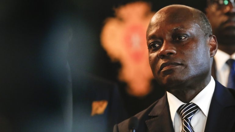 José Mário Vaz, presidente da Guiné-Bissau, já recebeu o pedido de demissão do primeiro-ministro e está a analisá-lo