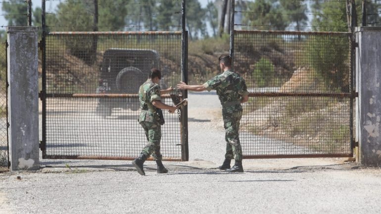 A 18 de outubro, a Polícia Judiciária Militar recuperou quase todo o material militar que tinha sido furtado da base de Tancos